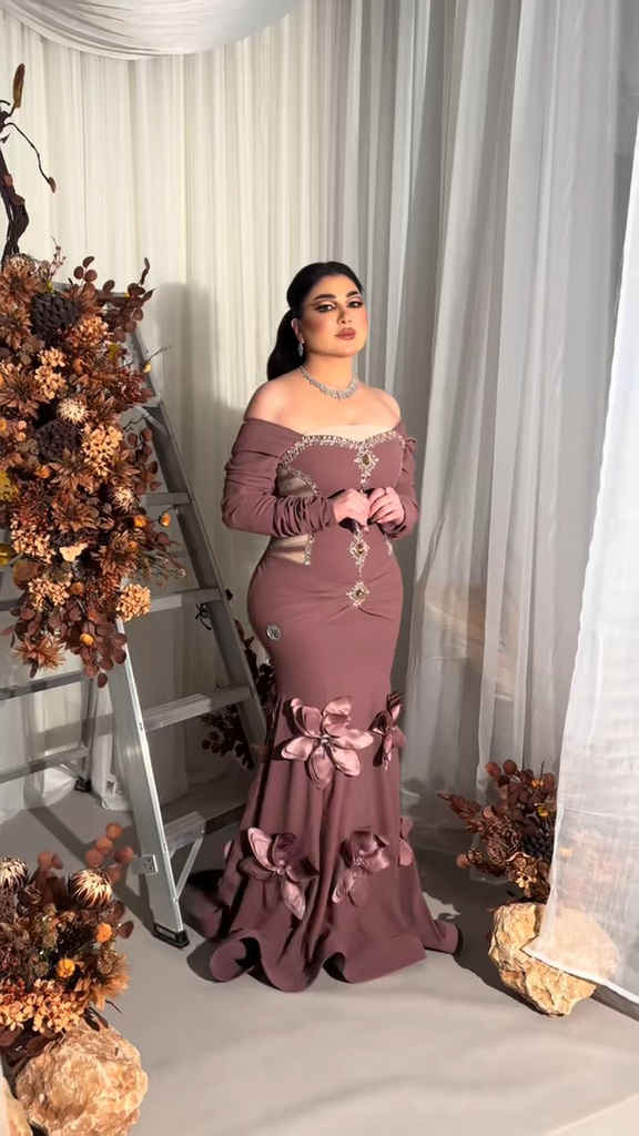 فستان سهرة لون وردي