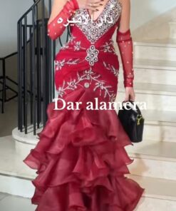فستان سهرة أحمر إطلالة تخطف الأبصار
