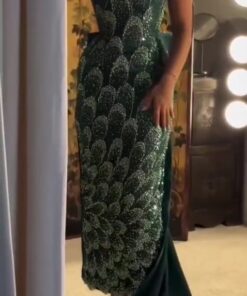 فستان سهرة بذيل طويل