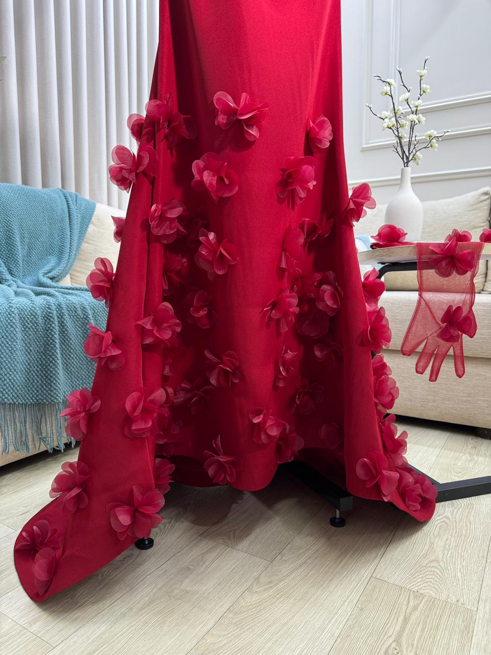 فستان سهرة لون أحمر طويل - الصورة 5