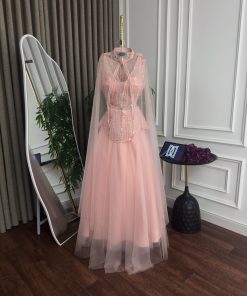 Alternative view of فستان سهرة بلون وردي