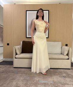 فستان سهرة أصفر مطرّز من روزيتا – تصميم ناعم وراقي للمرأة السعودية