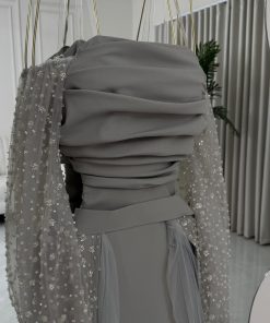 Alternative view of فستان سهرة رمادي فاخر بتفاصيل لؤلؤية