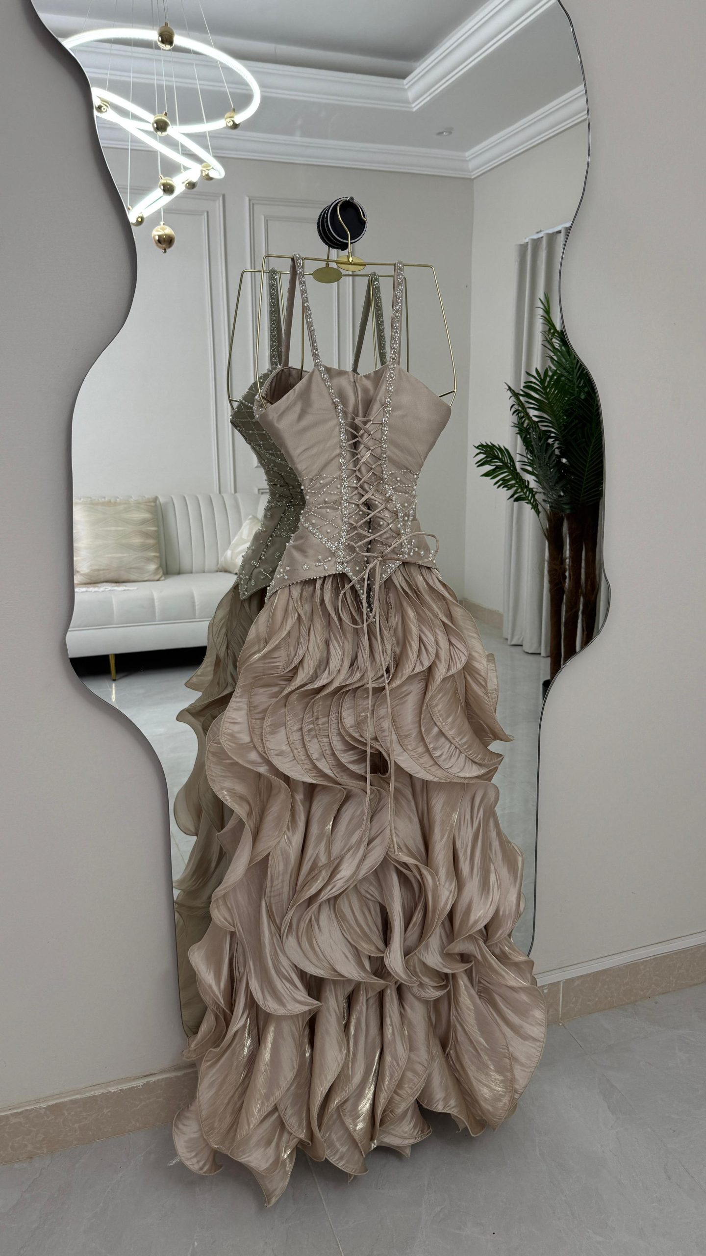 فستان سهرة فاخر من أناقة لا مثيل لها في كل مناسبة - الصورة 4