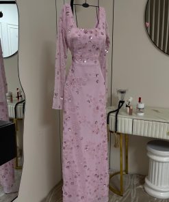 فستان سهرة وردي من روزيتا: نعومة وفخامة بلمسة تميّز المرأة السعودية