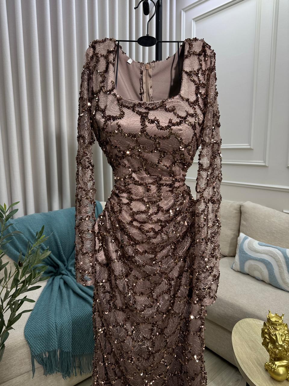 فستان سهرة فخم وأنيق - الصورة 4