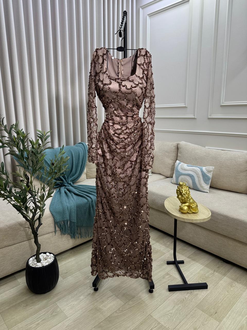 فستان سهرة فخم وأنيق - الصورة 2