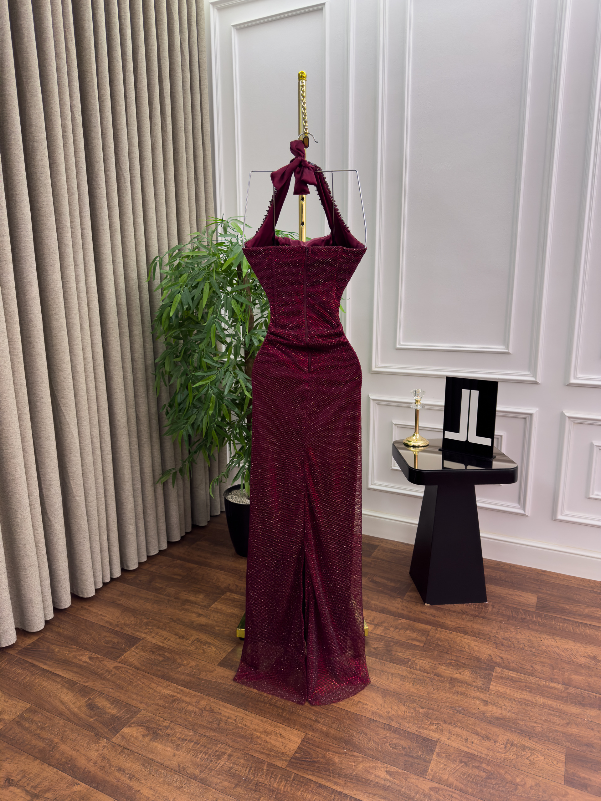 فستان سهرات مزخرف بأحجار لامعة - الصورة 4