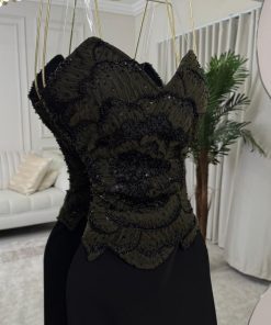 Alternative view of فستان سهرة أخضر بتصميم بيبلوم مطرز إطلالة فاخرة للمناسبات الراقية |