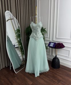 Alternative view of فستان سهرة بدون أكمام