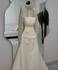 Alternative view of فستان سهرة مع كاب دانتيل مطرز – تصميم ملكي راقٍ للمناسبات