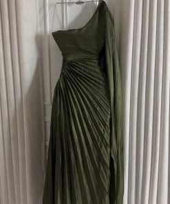 Alternative view of فستان سهرة أخضرتصميم فاخر وأنيق للمناسبات