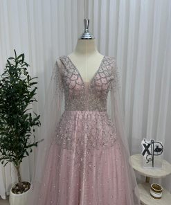 Alternative view of فستان سهرة وردي مطرز بقصة V وأكمام شفافة