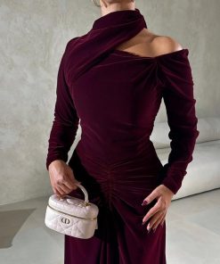 Alternative view of فستان سهرة جوخ برغندي