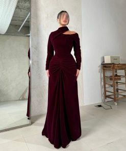 فستان سهرة جوخ برغندي