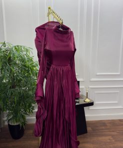 Alternative view of فستان سهرة بوردو طويل بتصميم مميز