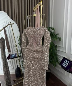 Alternative view of فستان سهرة لامع بتفاصيل فاخرة إطلالة متألقة