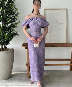 فستان سهرة موف فاتح مطرز ثلاثي الأبعاد بقصة أوف شولدر – متجر روزيتا السعودية