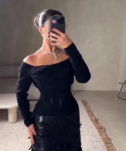 Alternative view of فستان سهرة أسود بتصميم عصري مع تفاصيل من التول