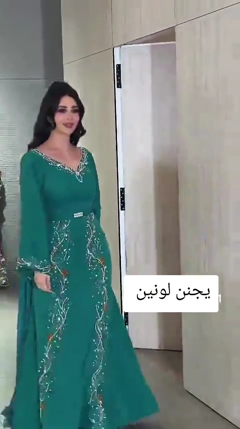 فستان بلون فيروزي جذاب