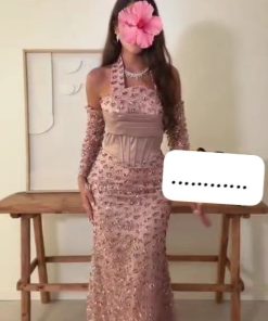 فستان سهرة وردي مزخرف بالترتر – تصميم أنيق ومبهر للمناسبات الخاصة | روزيتا السعودية