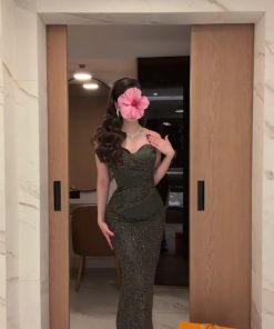 فستان سهرة أخضر لامع مزخرف بالتفاصيل اللامعة - متجر روزيتا السعودية