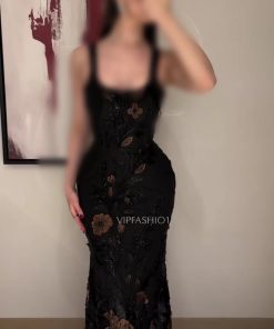 فستان سهرة أسود مزخرف بالزهور