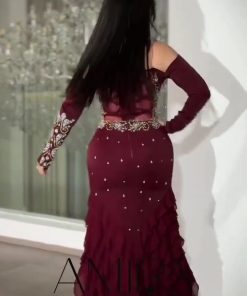 Alternative view of فستان سهرة عنابي مزخرف بالتطريزات اللامعة إطلالة ساحرة