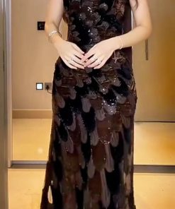 فستان سهرة بني غامق مزين بتطريزات فنية - متجر روزيتا السعودي
