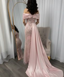 Alternative view of فستان سهرة وردي مطرز لامع