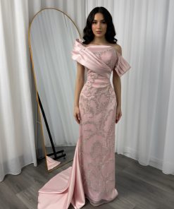 فستان سهرة وردي مطرز لامع من روزيتا – تصميم فاخر