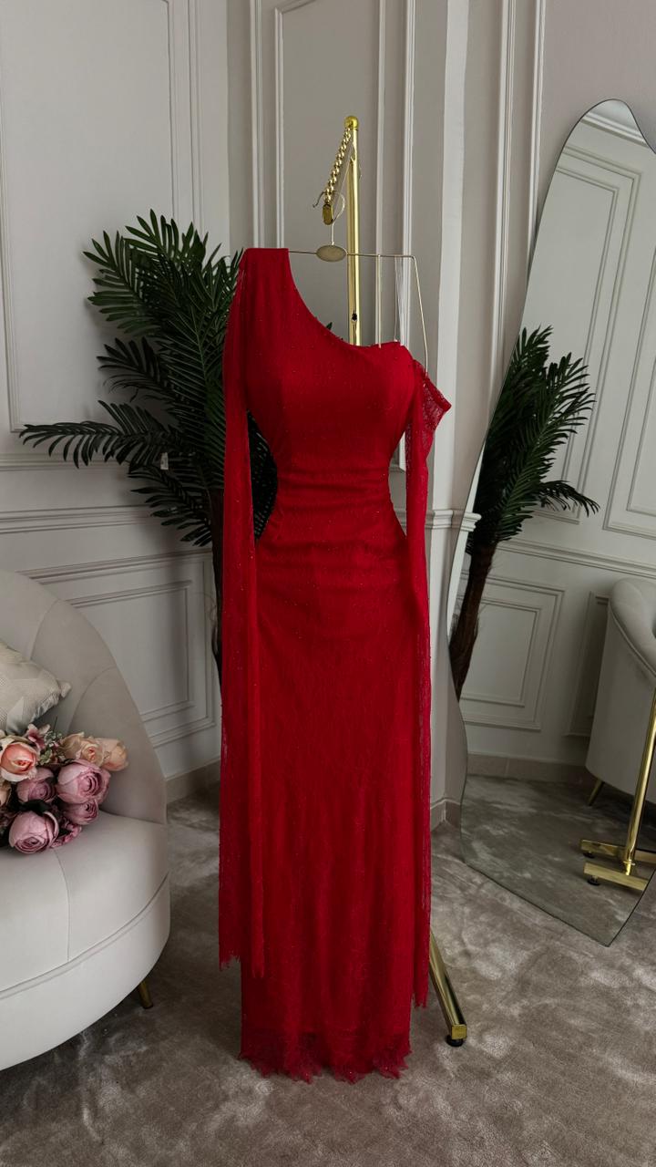 فستان سهرة أحمر دانتيل بأكمام منسدلة تصميم أنثوي فاخر - الصورة 4