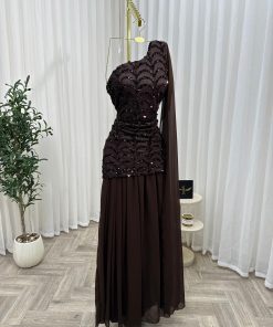 Alternative view of فستان سهرة بني داكن كتف واحد بتطريز فاخر