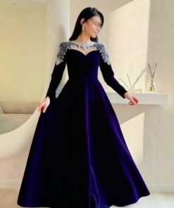 فستان سهرة مخمل