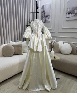 Alternative view of فستان سهرة أوف وايت فاخر بأكمام منفوخة