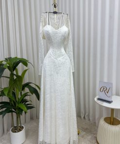 فستان سهرة أبيض دانتيل فاخر بأكمام طويلة