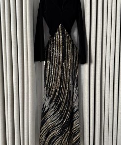 فستان سهرة أسود جوخ مطرز بخيوط ذهبية لامعة