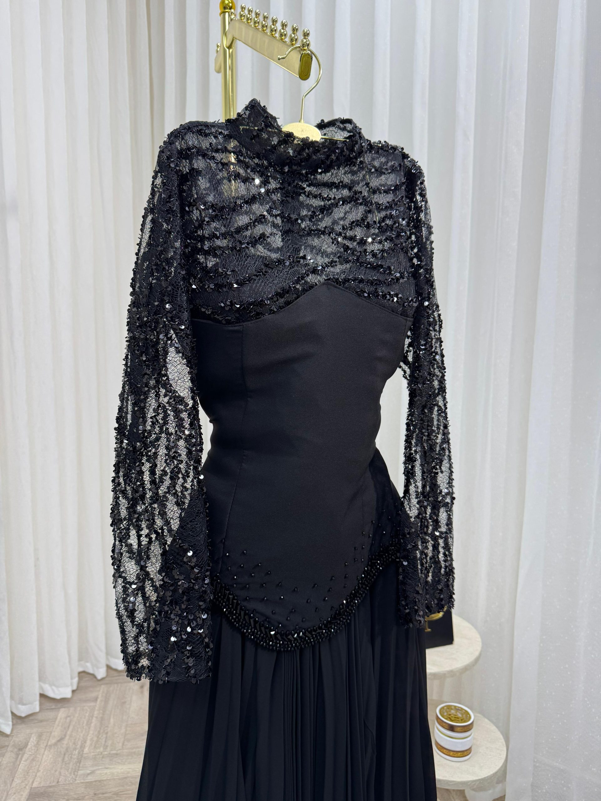 فستان سهرة أسود أنيق - الصورة 2