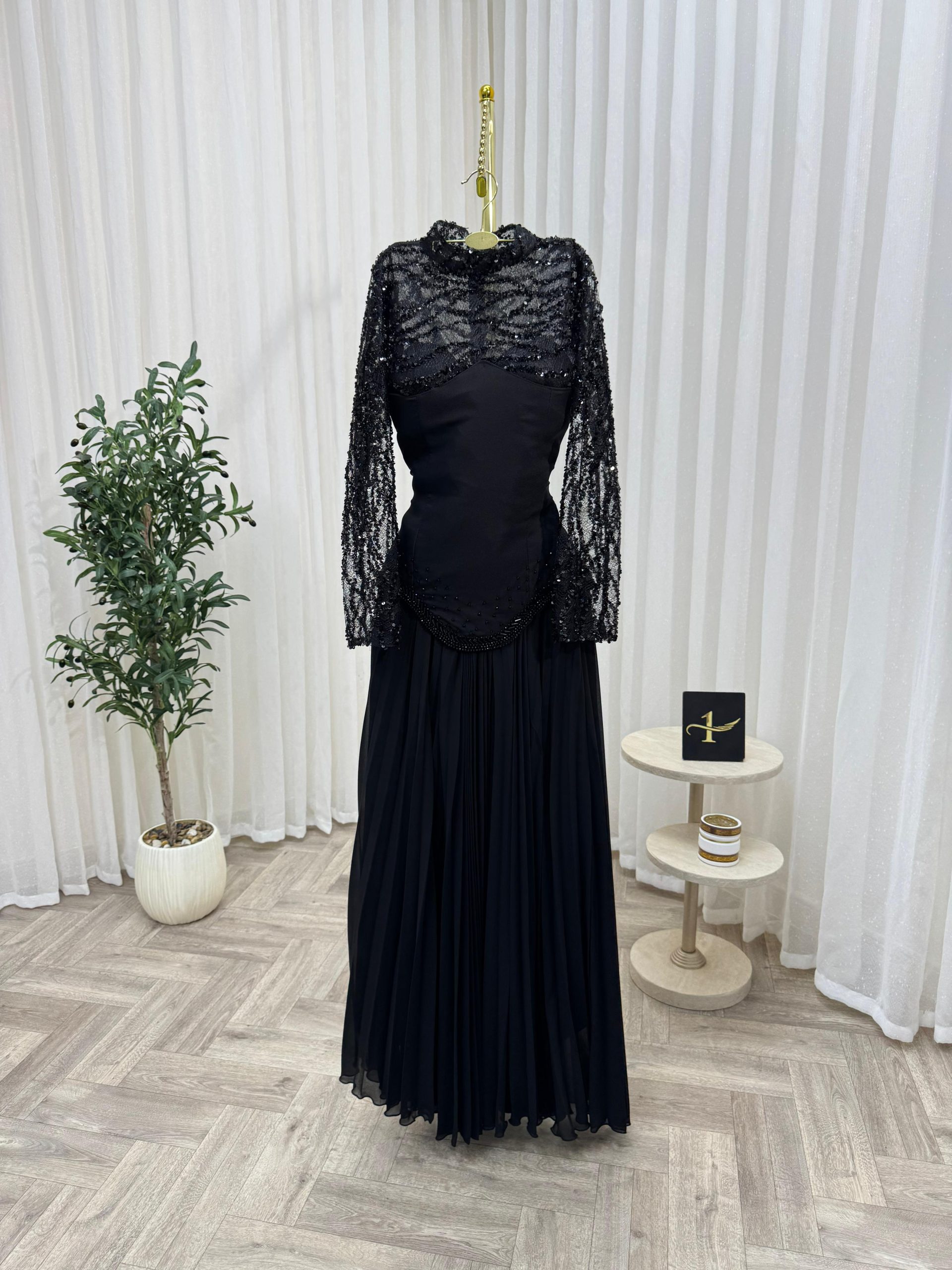 فستان سهرة أسود أنيق - الصورة 3