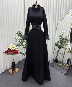 فستان سهرة لون أسود أكمام طويلة