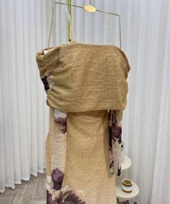 Alternative view of فستان شيفون بيج مزهر بتصميم أنيق وناعم