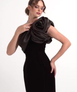 فستان سهرة مخمل