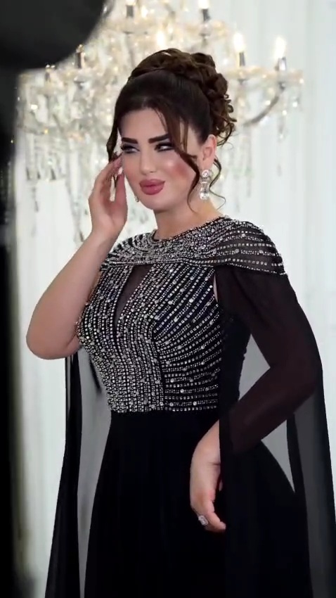 فستان سهرة أسود فاخر وأكمام شيفون طويلة - الصورة 5