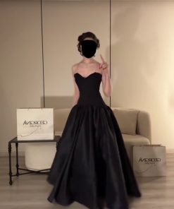 فستان سهرة لون اسود بدون أكمام