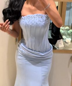 فستان سماوي بدون أكمام