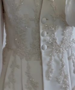 Alternative view of فستان سهرة أبيض أنيق بتطريز فاخر وتنورة شيفون