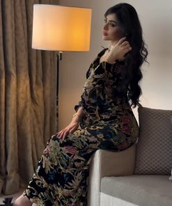 Alternative view of فستان سهرة أسود كتف واحد بنقشة زهور فاخرة