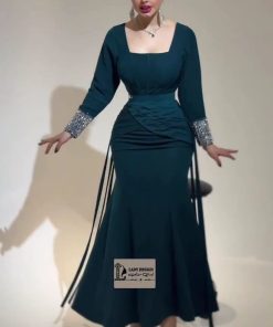 فستان سهرة لون كحلي غامق