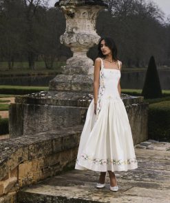 فستان سهرة لون بيج