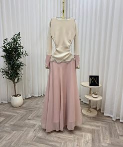 Alternative view of فستان سهرة لون وردي في بيج